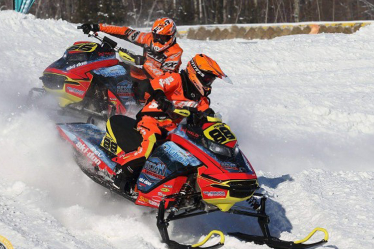 course de motoniege au Grand Prix Ski-doo Vlacourt