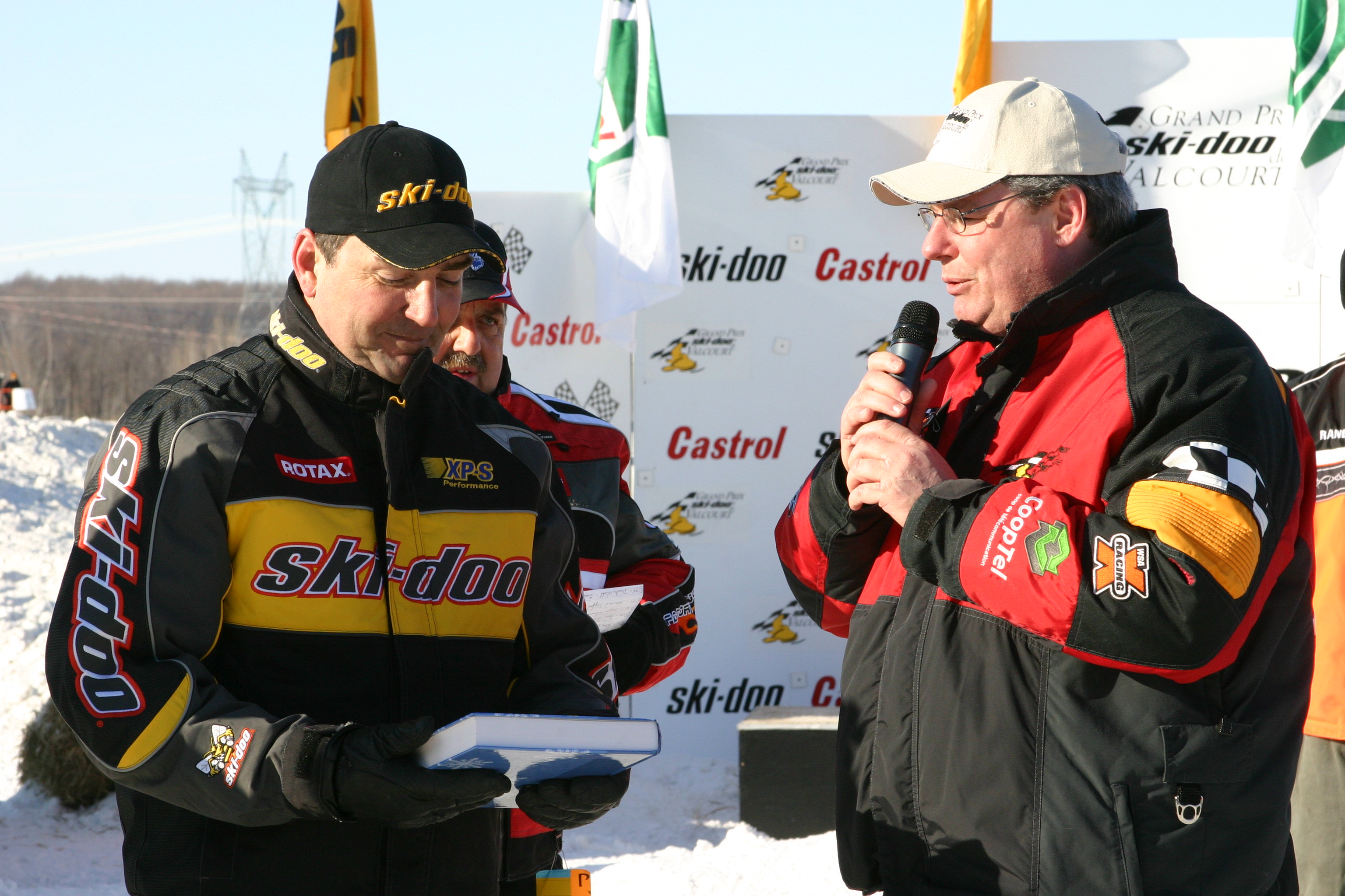 Remise de prix au Grand Prix Ski-Doo Valcourt, avec Denis Leclerc