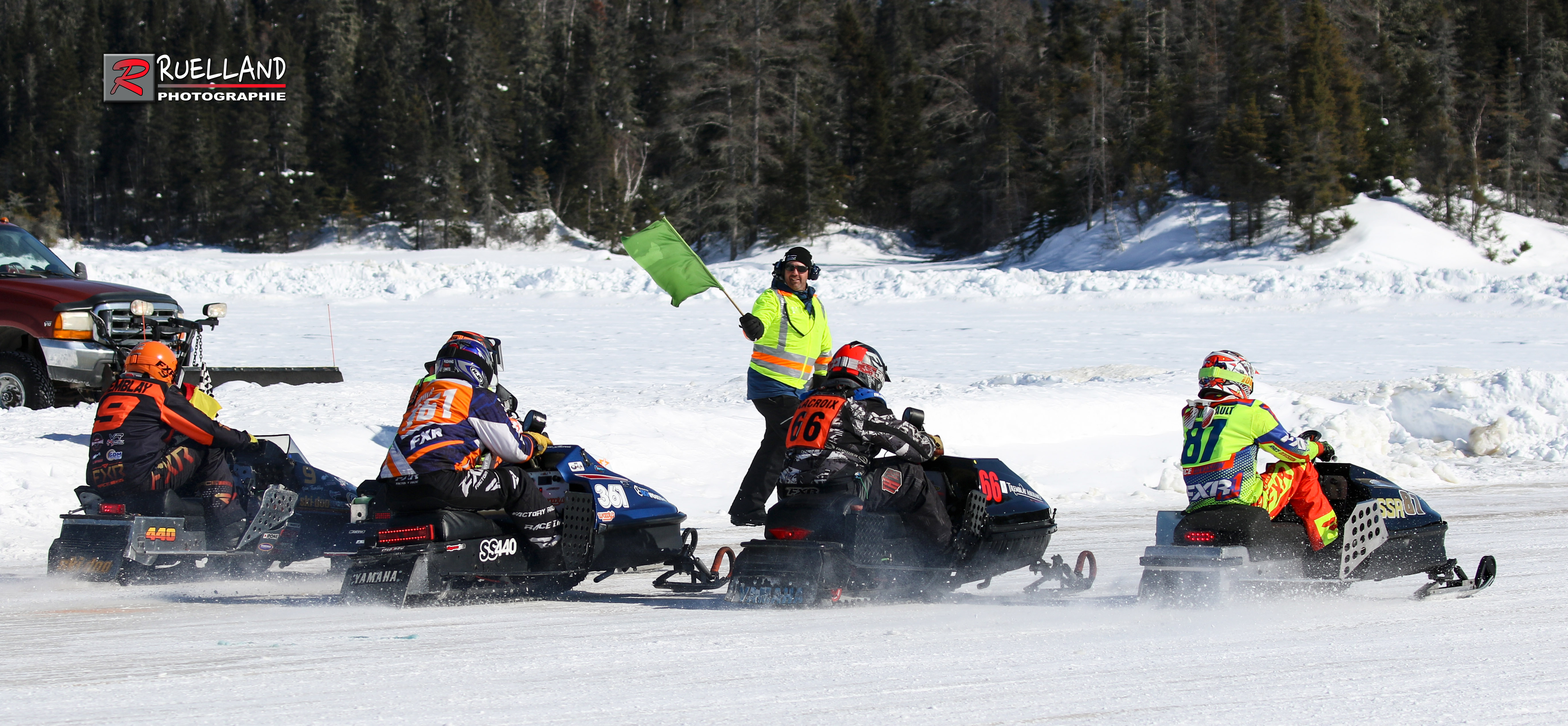 course de motoniege au Grand Prix Ski-doo Vlacourt