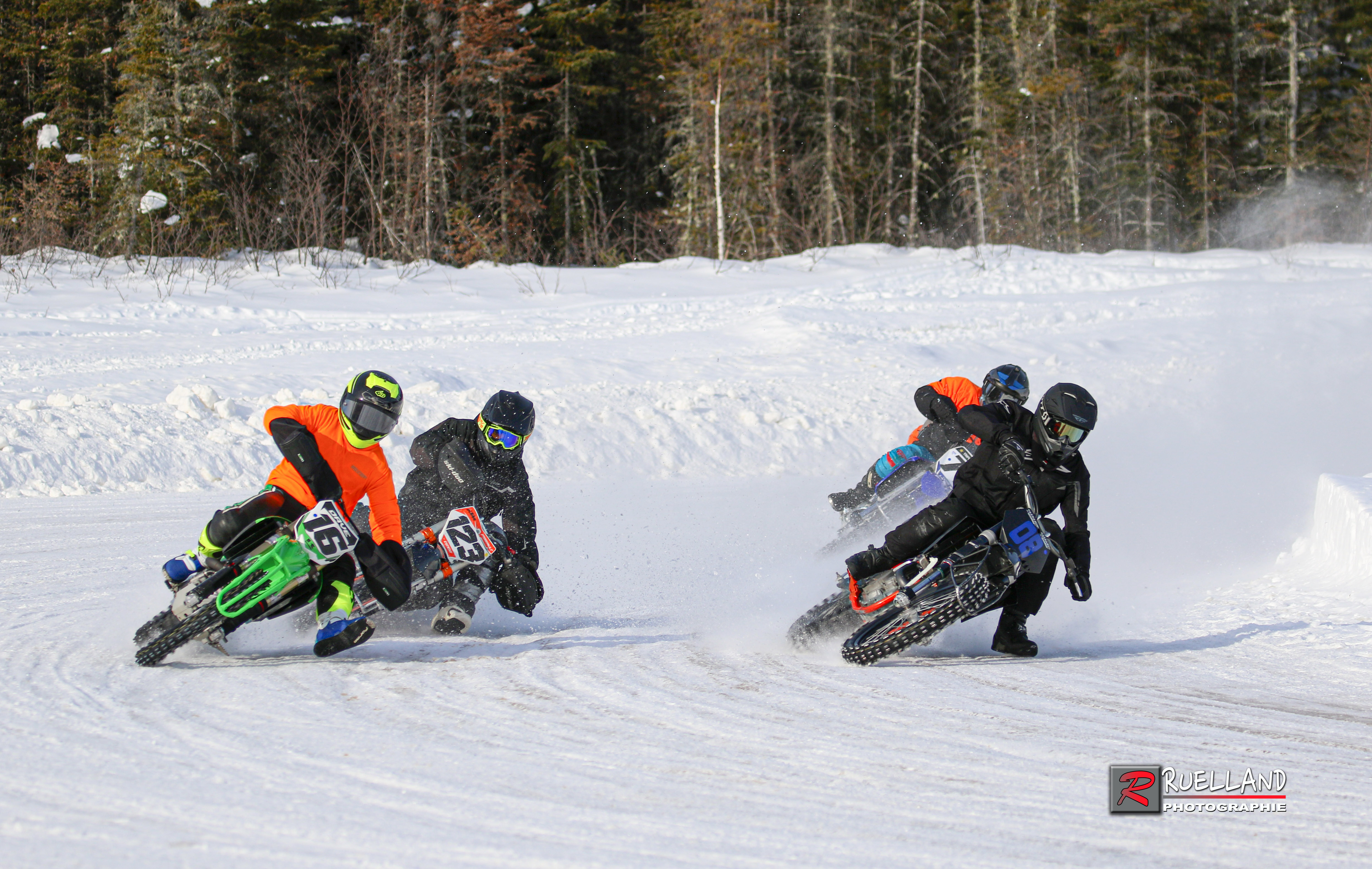 course de motoniege au Grand Prix Ski-doo Vlacourt